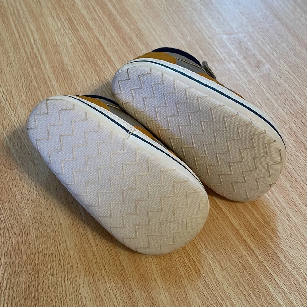 Carter’s soft sole shoes